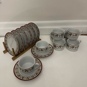 Set of 8 holly berry Christmas tea cups and saucers